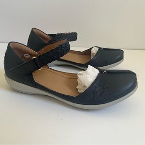 NWB Hotter lake Mary Jane flat size 7.5. Indigo blue